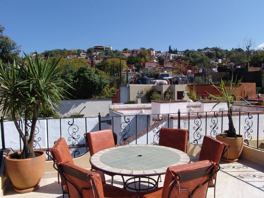 Casa Del Tio Hotel Boutique San Miguel de Allende Zewnętrze zdjęcie Rooftop in Santa Fe