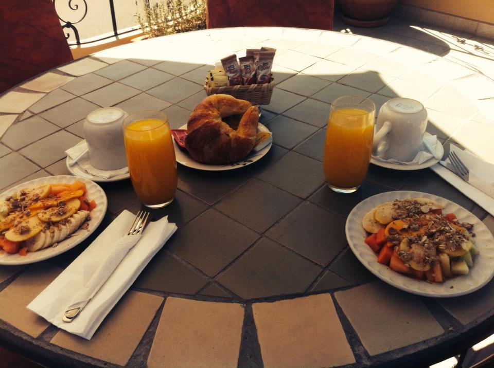 Casa Del Tio Hotel Boutique San Miguel de Allende Zewnętrze zdjęcie A typical breakfast